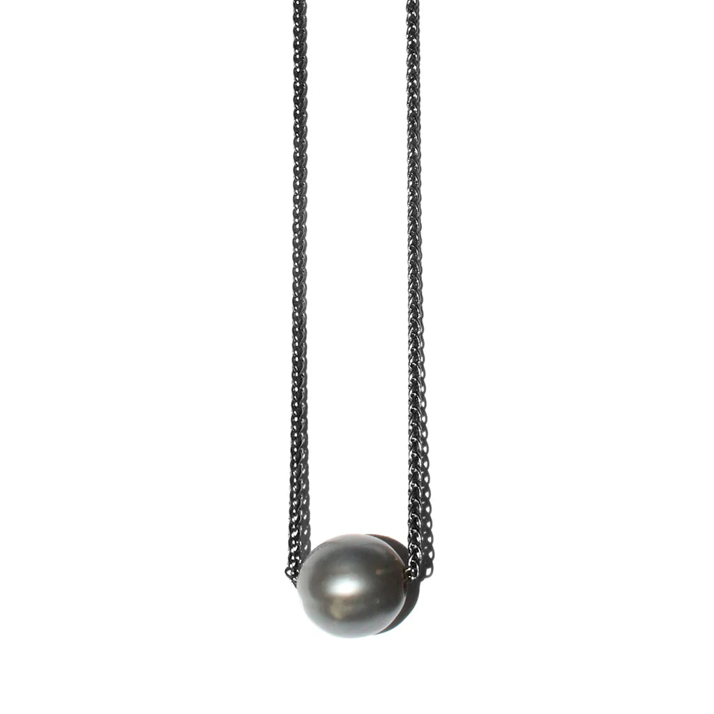 MAN58-MANI MAALAI-PERLA GRIS EN CADENA- S1850