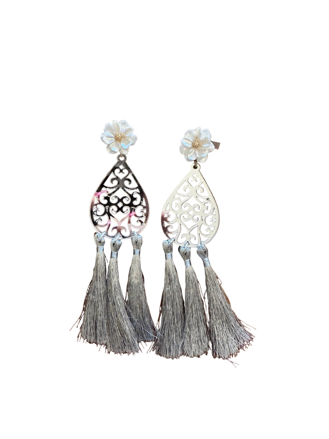 LUP163-LUCIA PIÑA-ARETES DE MECHITAS PLATA CON PIEZA EN RESINA Y FLOR -S1624