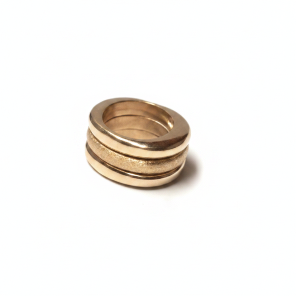 MAV09-MARIA VERA-ANILLO TRILOGY GOLD-S1600
