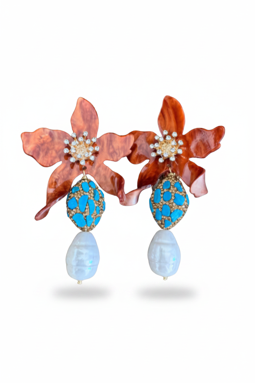 LUP64-LUCIA PIÑA-ARETES DE FLORES EN RESINA CON TURQUESAS Y PERLA SINTÉTICA  -S1624