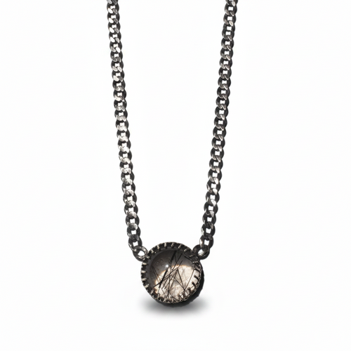 MAN134-MANI MAALAI-COLLAR CIRCULAR CON UÑAS PLATA OXIDADA Y CUARZO RUTILADO NEGRO-S6800