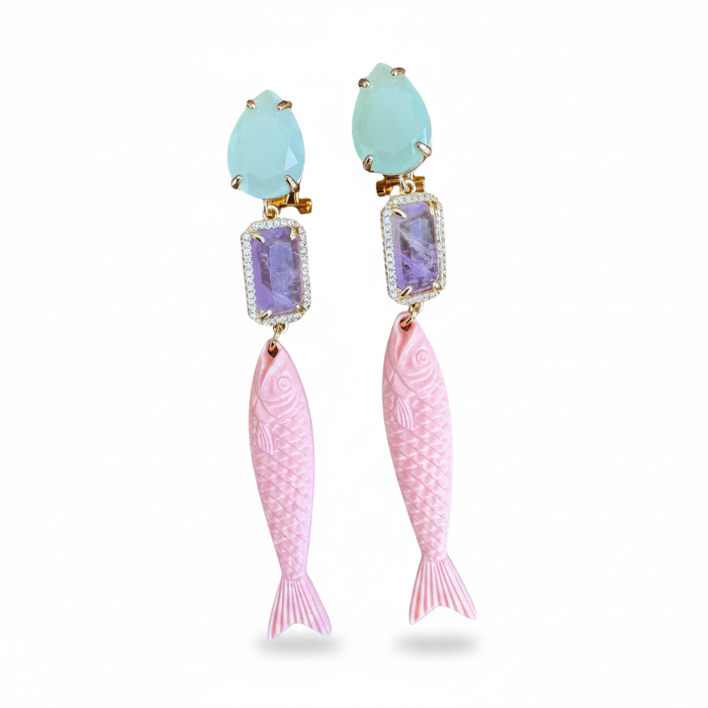LUP105-LUCIA PIÑA-ARETES DE PIEDRAS AMATISTAS CON CRISTAL Y PEZ EN RESINA-S1624