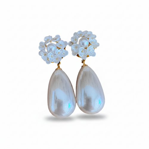 LUP115-LUCIA PIÑA-ARETES DE FLORES EN RESINA CON PERLA SINTÉTICA -S1508