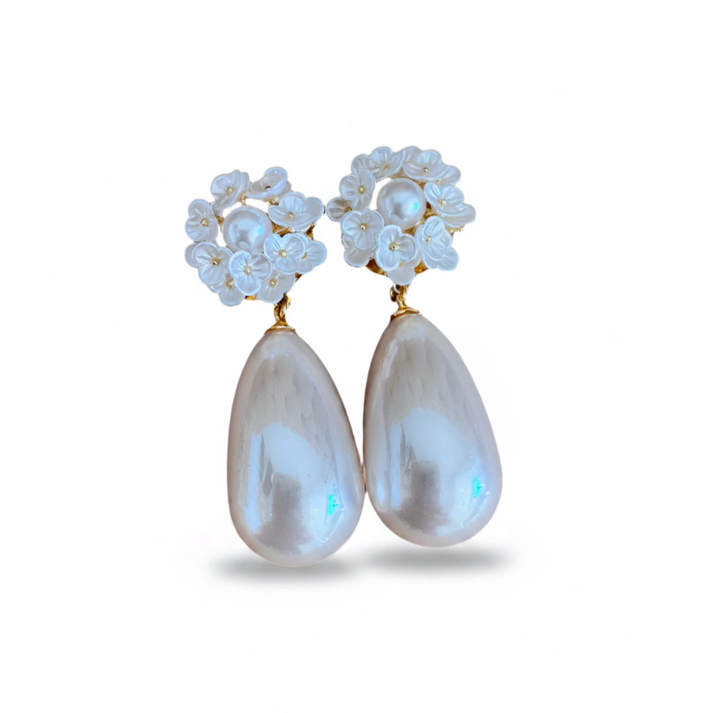 LUP115-LUCIA PIÑA-ARETES DE FLORES EN RESINA CON PERLA SINTÉTICA -S1508