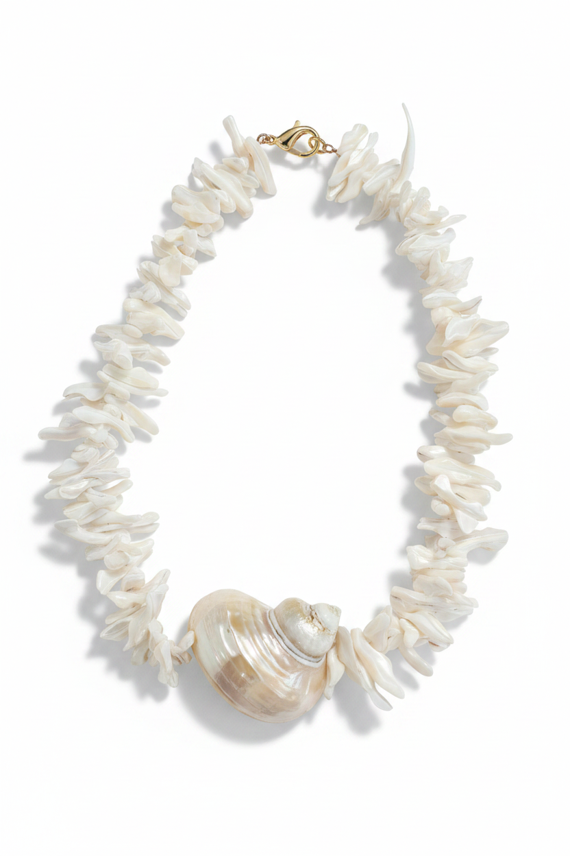 LUP118-LUCIA PIÑA-COLLAR PEDAZOS DE CONCHAS CON CARACOL -S2900