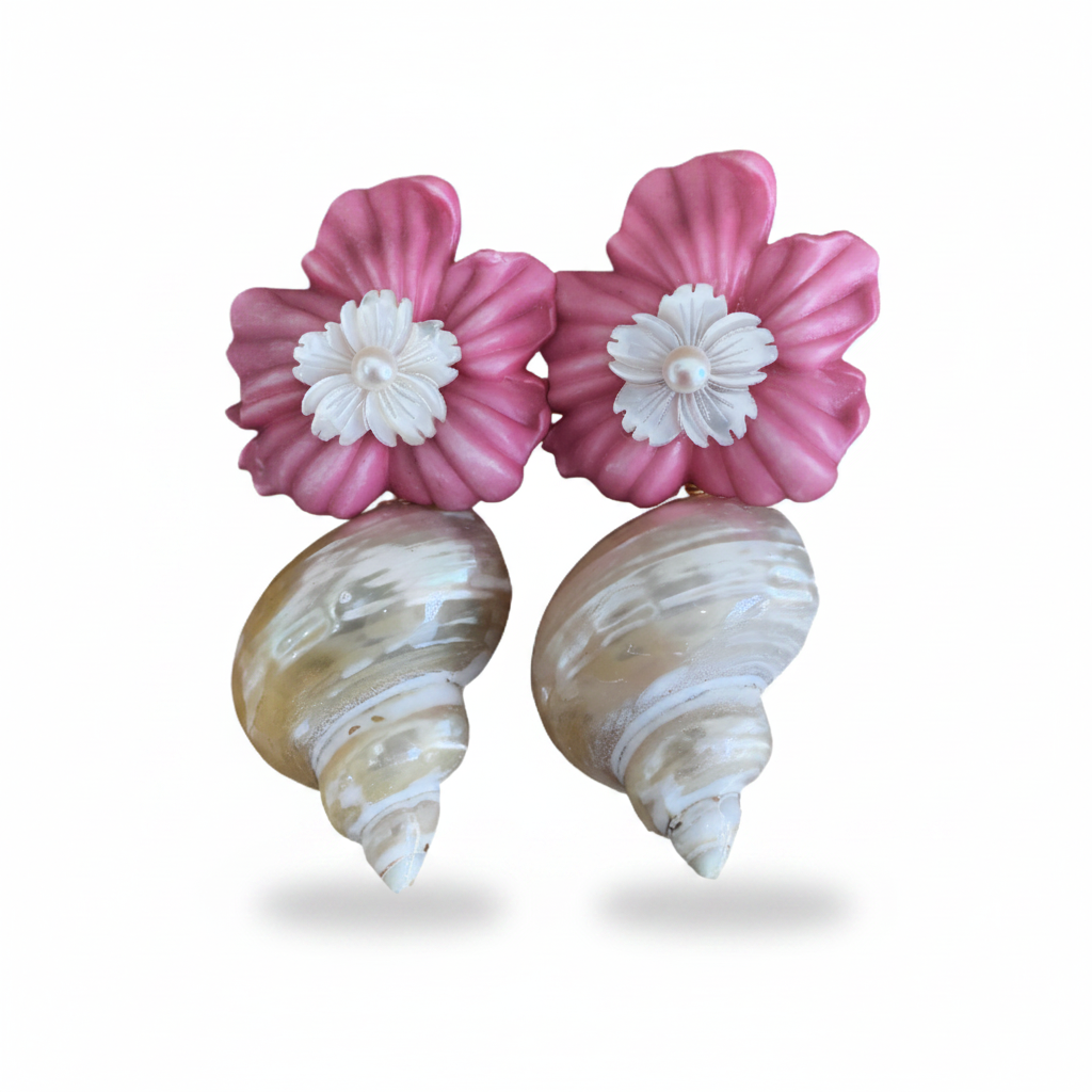 LUP125-LUCIA PIÑA-ARETES DE FLORES EN RESINA CON CARACOL-S1740