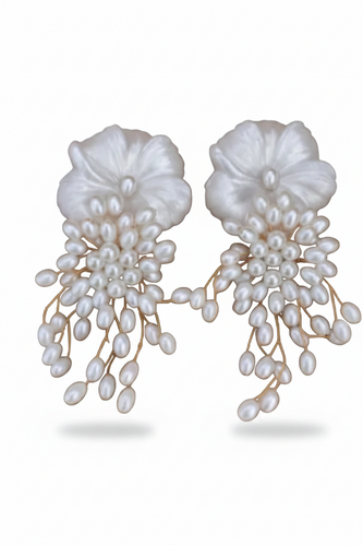 LUP163-LUCIA PIÑA-ARETES DE FLORES EN RESINA CON PERLA SINTÉTICA  -S1508