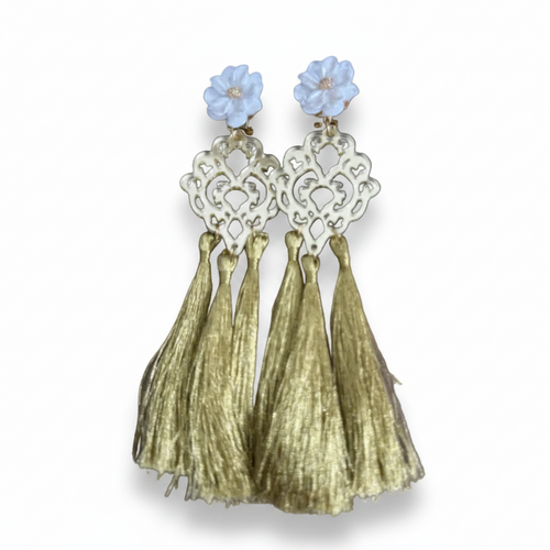 LUP165-LUCIA PIÑA-ARETES DE FLORES EN RESINA CON MECHITAS DORADAS Y FLOR EN RESINA  -S1624