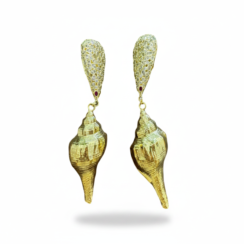 LUP46-LUCIA PIÑA-ARETES DE CARACOLES CON CRISTALES EN BAÑO DE ORO -S1856