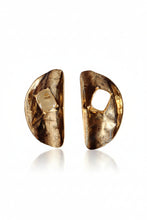 NAMM77-NAMMOS-ARETES MEDIO CIRCULO DORADO CON PIEDRA -S797