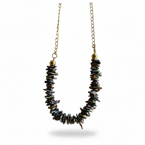 MAN101-MANI MAALAI-COLLAR CORTO PERLA  FLAKES EN CABLE GRIS OBSCURO-S1690